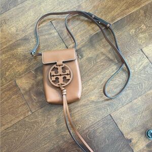 Tory Butch crossbody bag! Super cute! Like new!